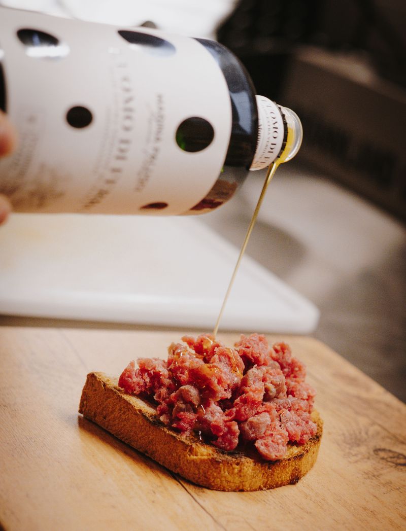 LES RACINES - Crostone con salsiccia cruda